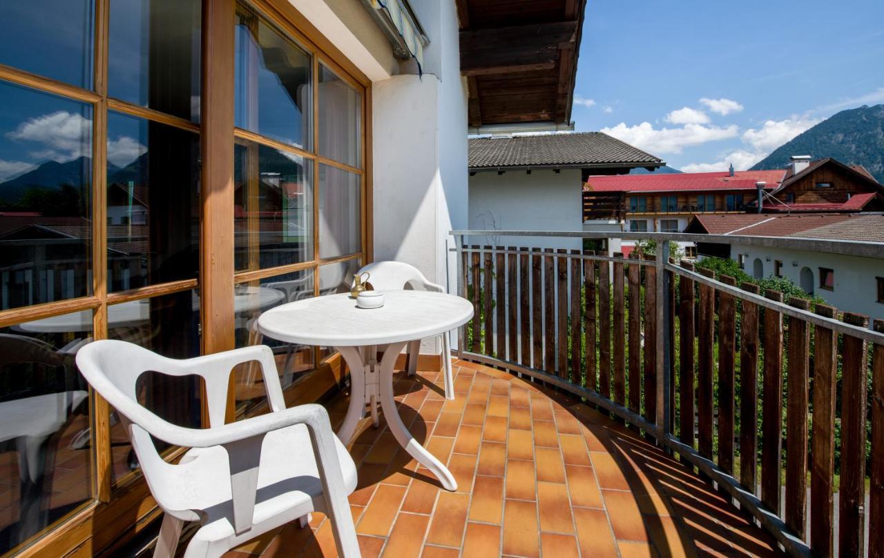 Wonderful Bright Apartment With Balcony & Garden Reutte Exterior photo